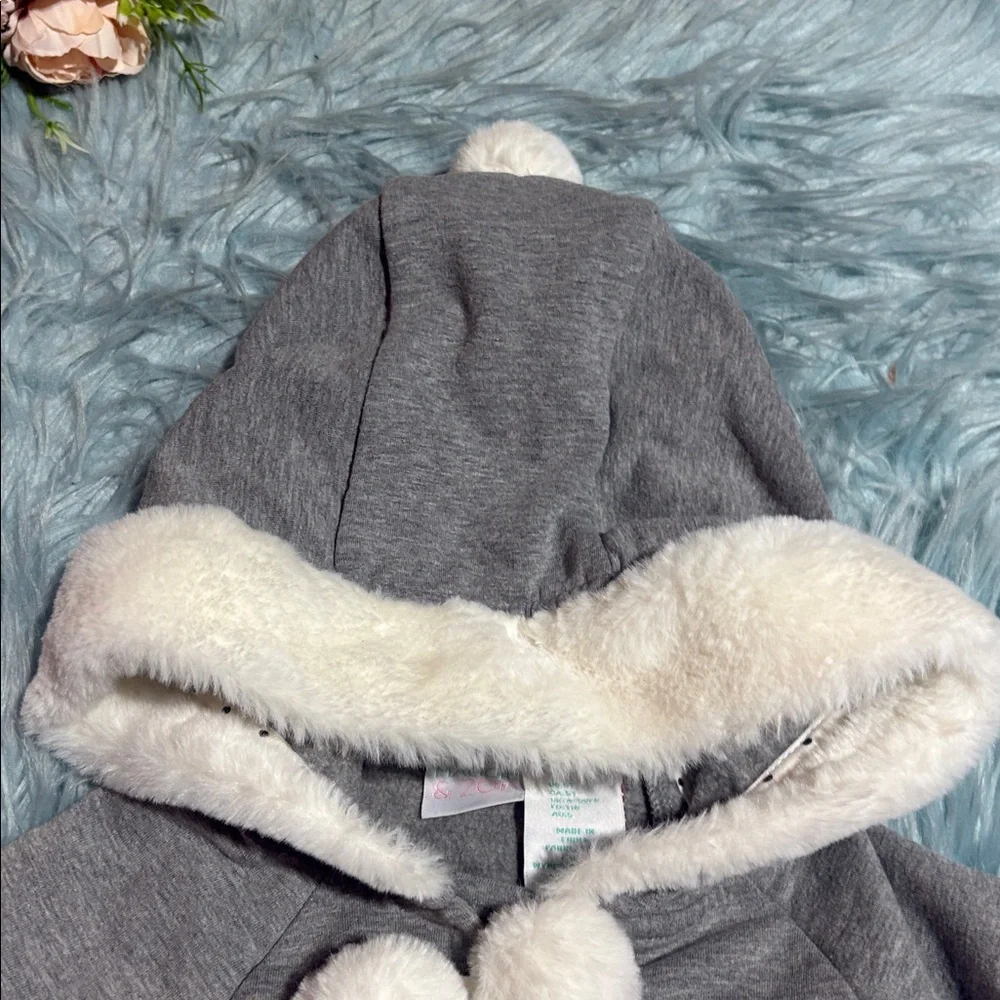 Maggie & Zoe Gray Hooded Kids Cape with Pom Poms sz 5T